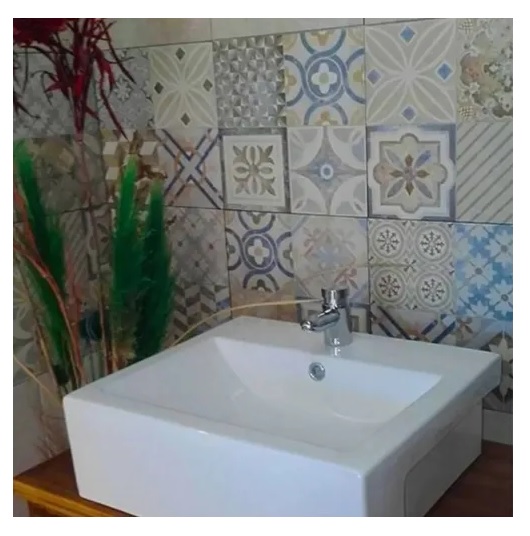 Ceramica Lourdes 56x56 Calcareo Color
