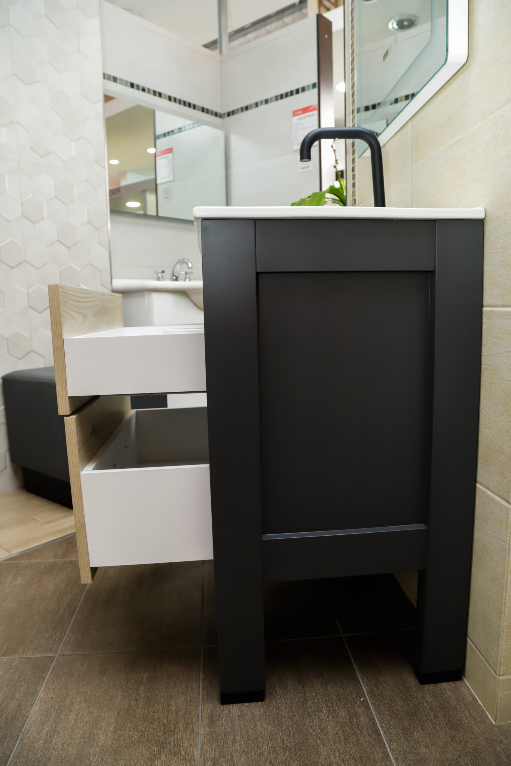 Vanitory De Pie Con Bacha Monocomando Campi Black 70 Cm