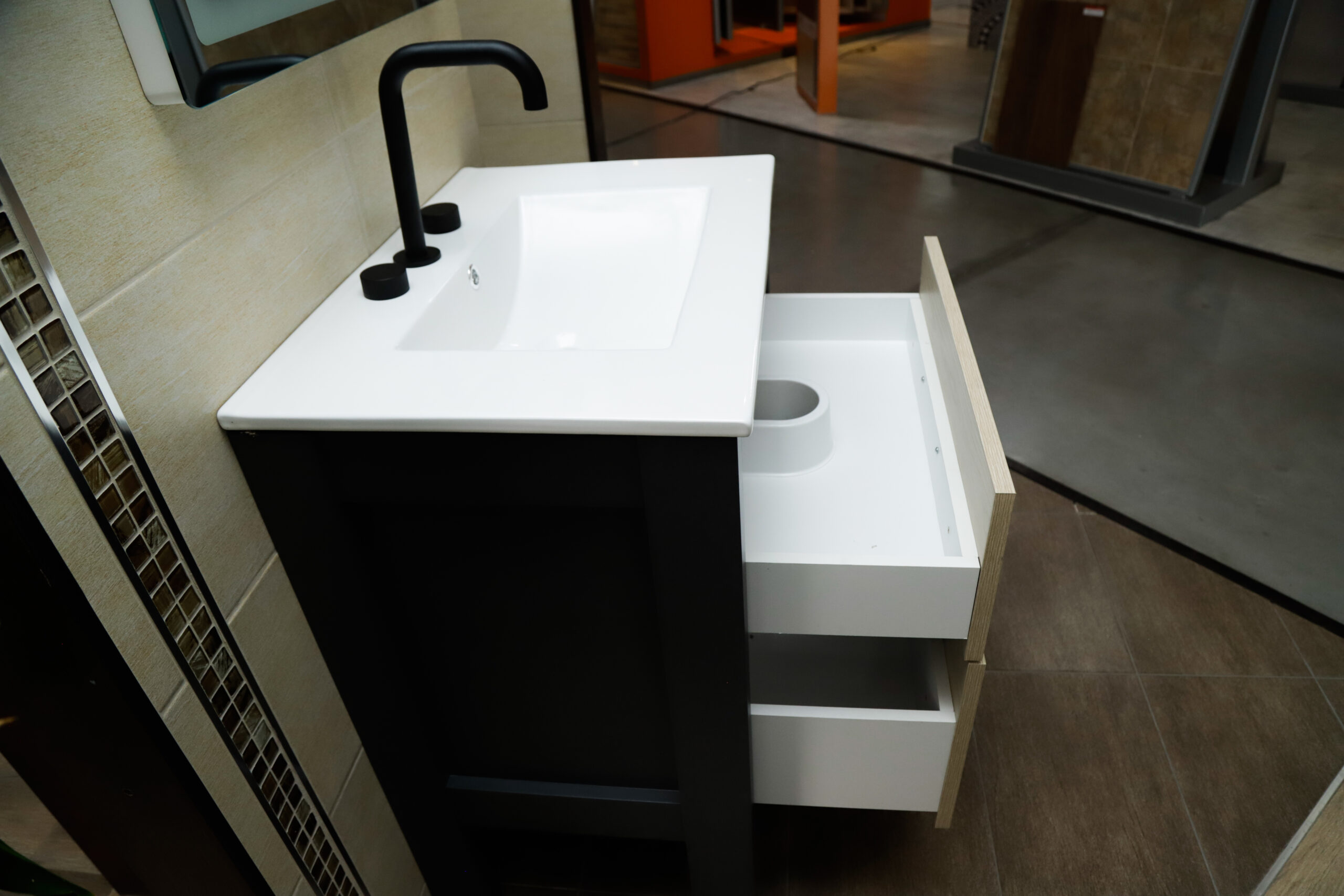 Vanitory De Pie Con Bacha Monocomando Campi Black 70 Cm