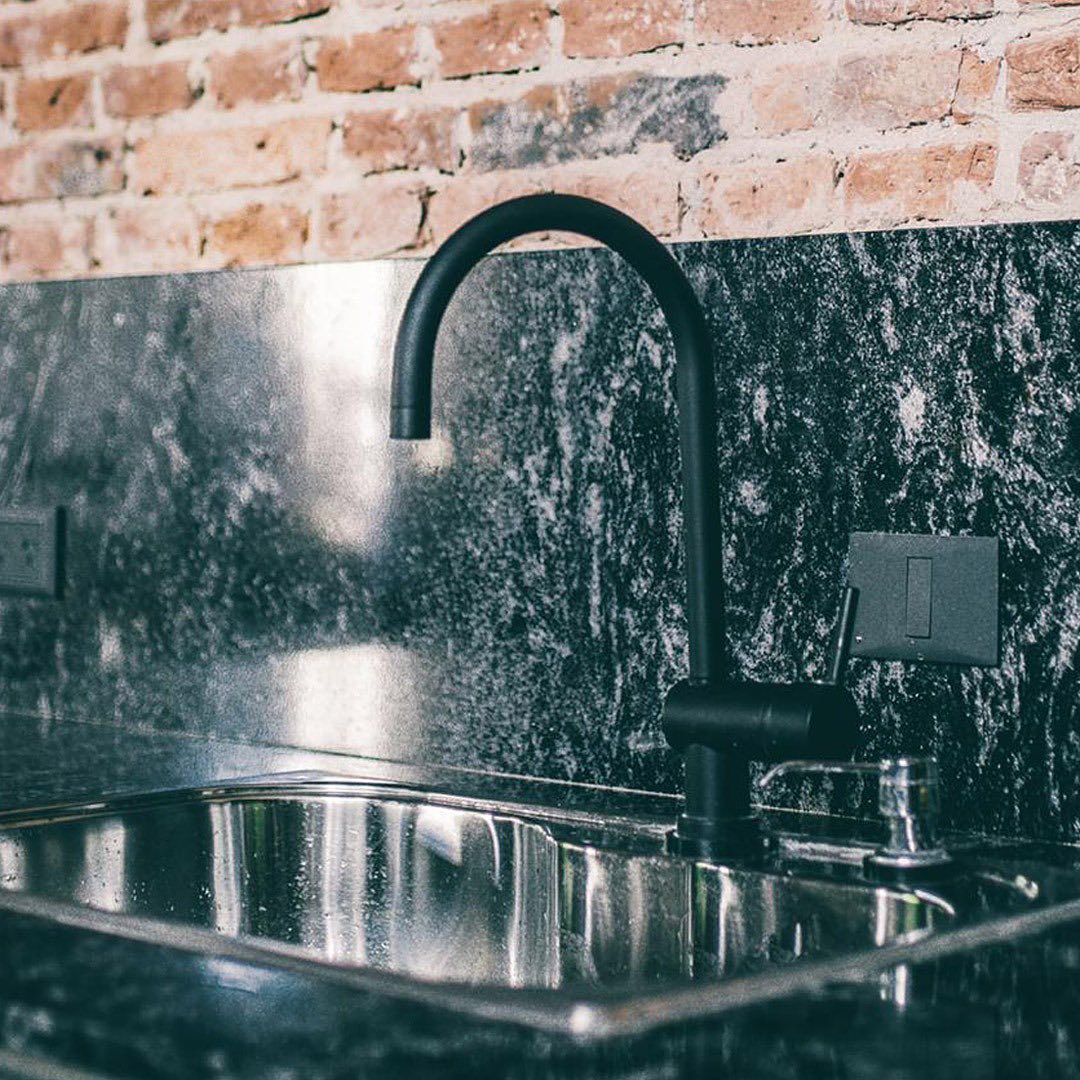 Griferia Monocomando Para Cocina Peirano Black Velvet 20-190