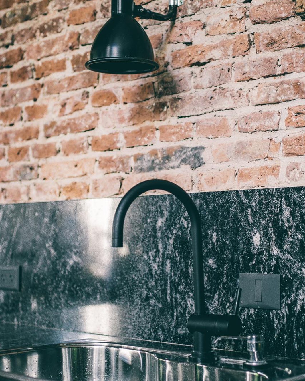 Griferia Monocomando Para Cocina Peirano Black Velvet 20-190