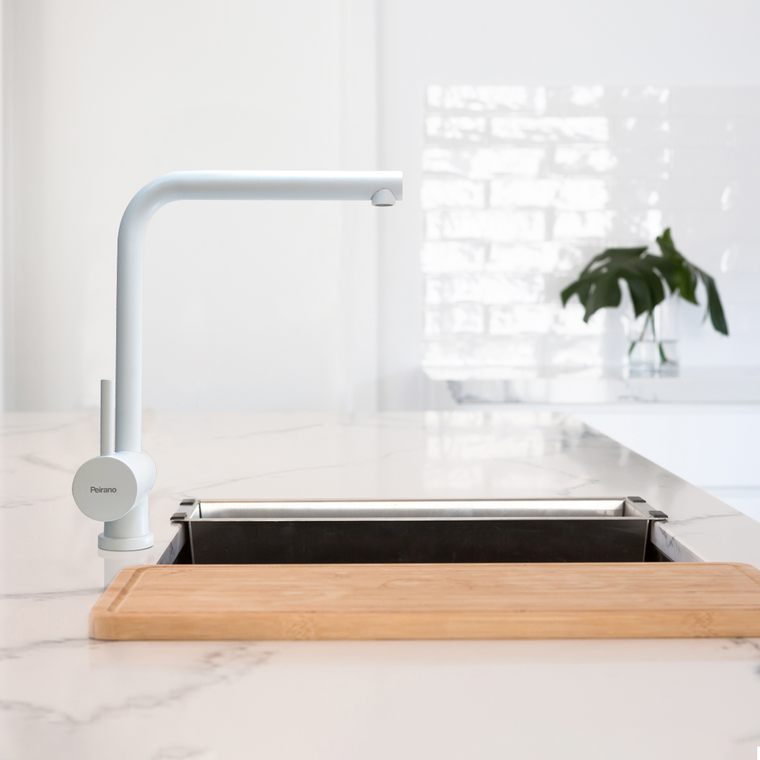 Griferia Monocomando para Cocina Blanca Peirano Santander 20-135